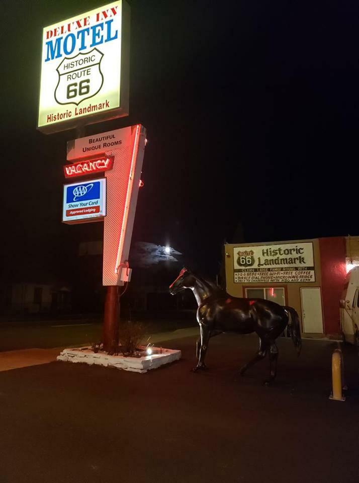Deluxe Inn Seligman Kültér fotó