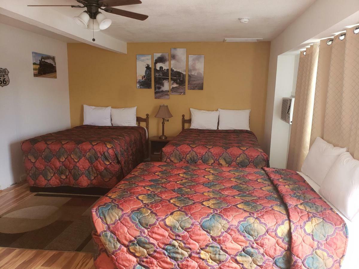 Deluxe Inn Seligman Kültér fotó